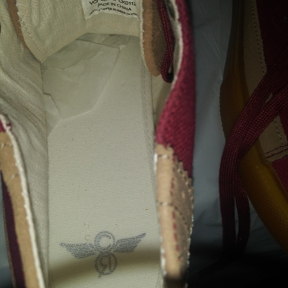 Creation Recreation Tennis Shoes - Picture 2 of 9